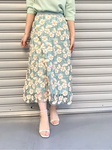 GRACE CONTINENTAL 青木育日 コーディネート画像