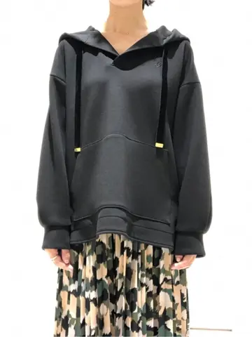 GRACE CONTINENTAL 尾田亜沙美 コーディネート画像