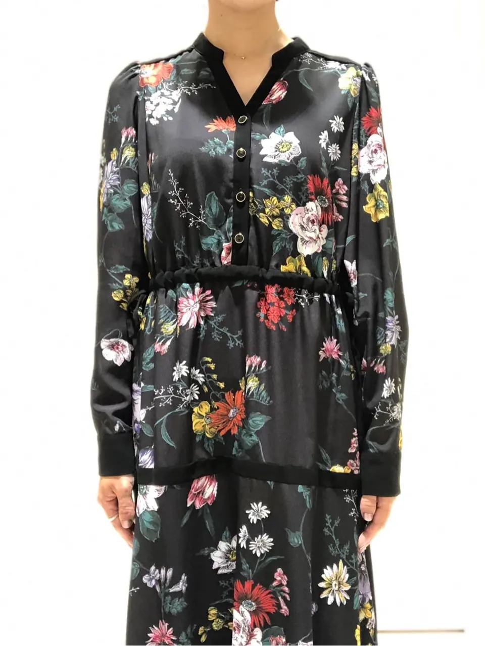 GRACE CONTINENTAL 尾田亜沙美 コーディネート画像