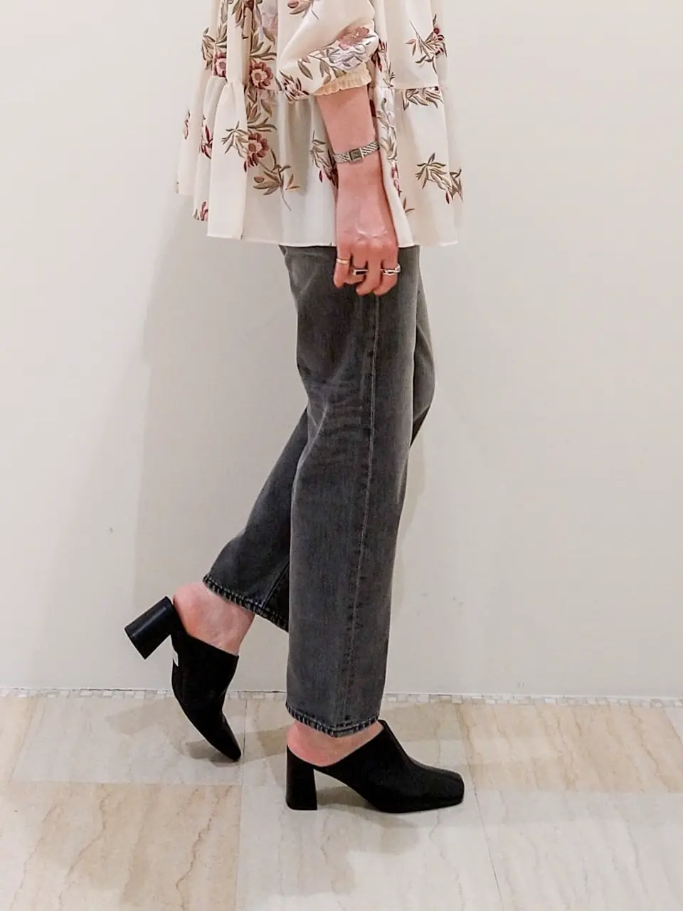 GRACE CONTINENTAL 今野　志保 コーディネート画像