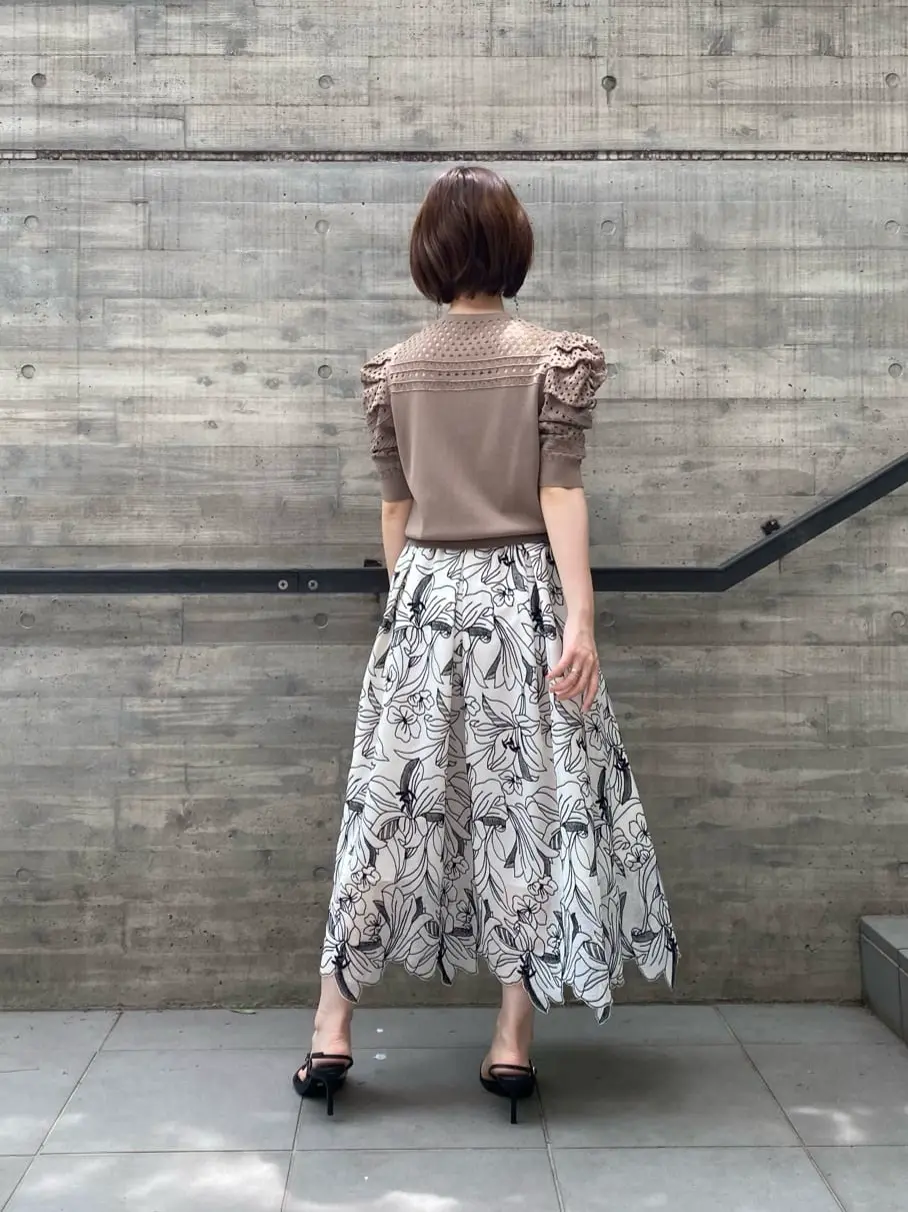 GRACE CONTINENTAL 青木育日 コーディネート画像