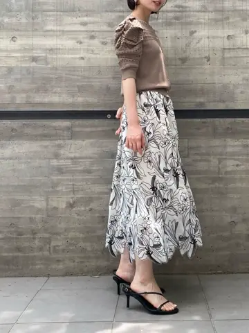 GRACE CONTINENTAL 青木育日 コーディネート画像