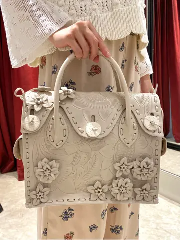 GRACE CONTINENTAL Abe コーディネート画像