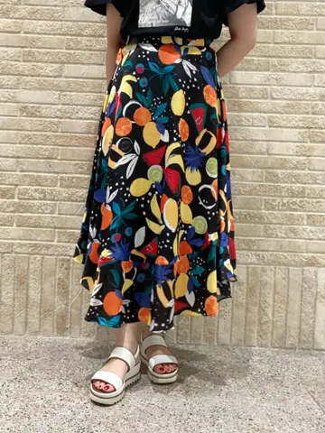 GRACE CONTINENTAL MOMOKO コーディネート画像