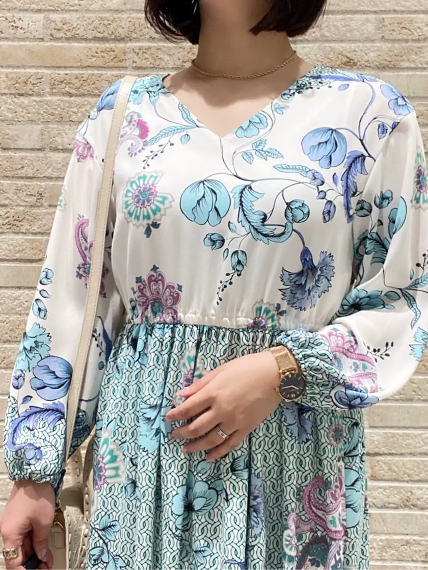 GRACE CONTINENTAL MOMOKO コーディネート画像