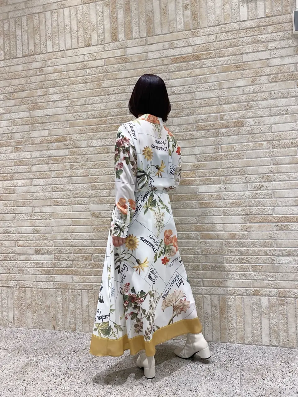 GRACE CONTINENTAL MOMOKO コーディネート画像