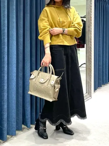 GRACE CONTINENTAL yoshi コーディネート画像