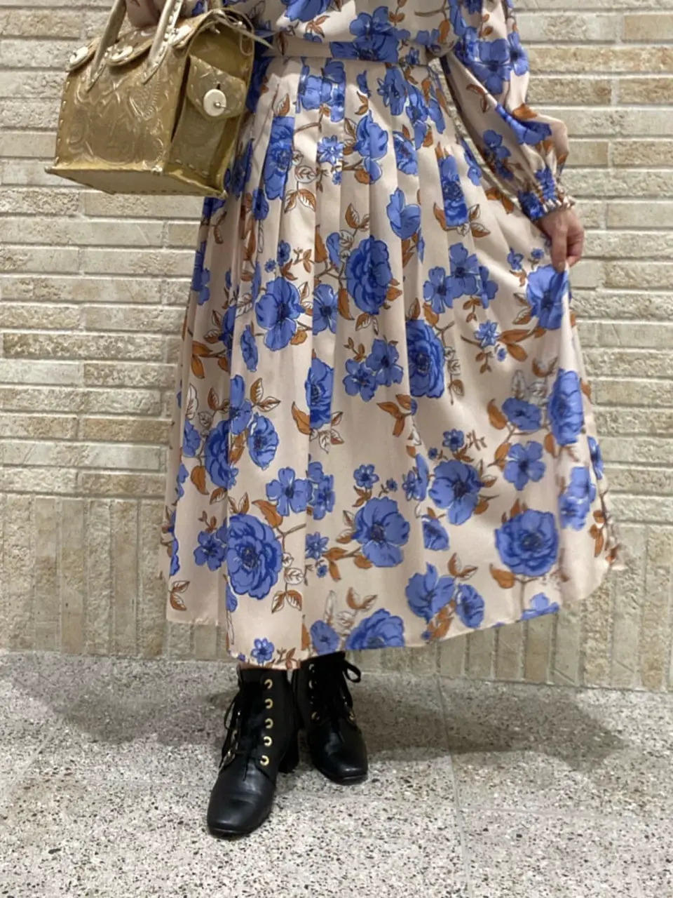 GRACE CONTINENTAL MOMOKO コーディネート画像