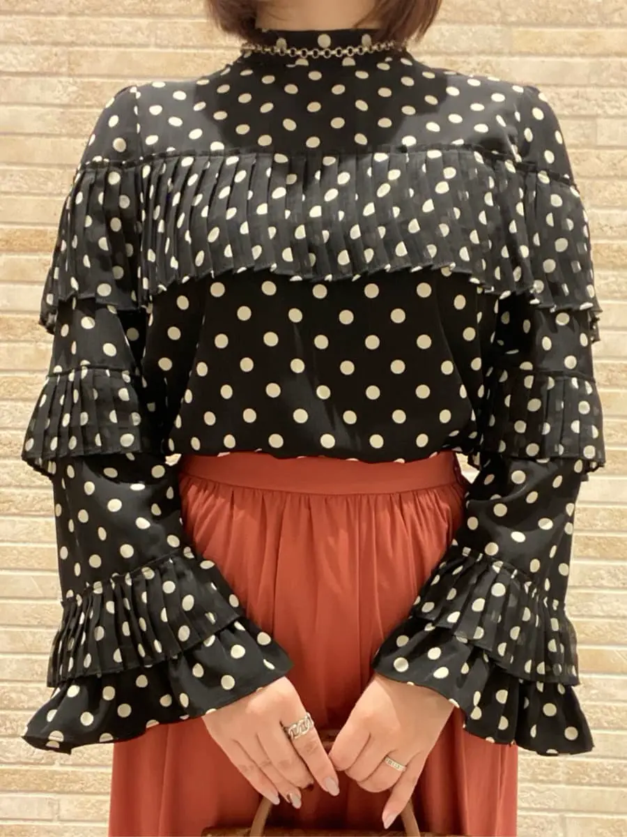 GRACE CONTINENTAL MOMOKO コーディネート画像