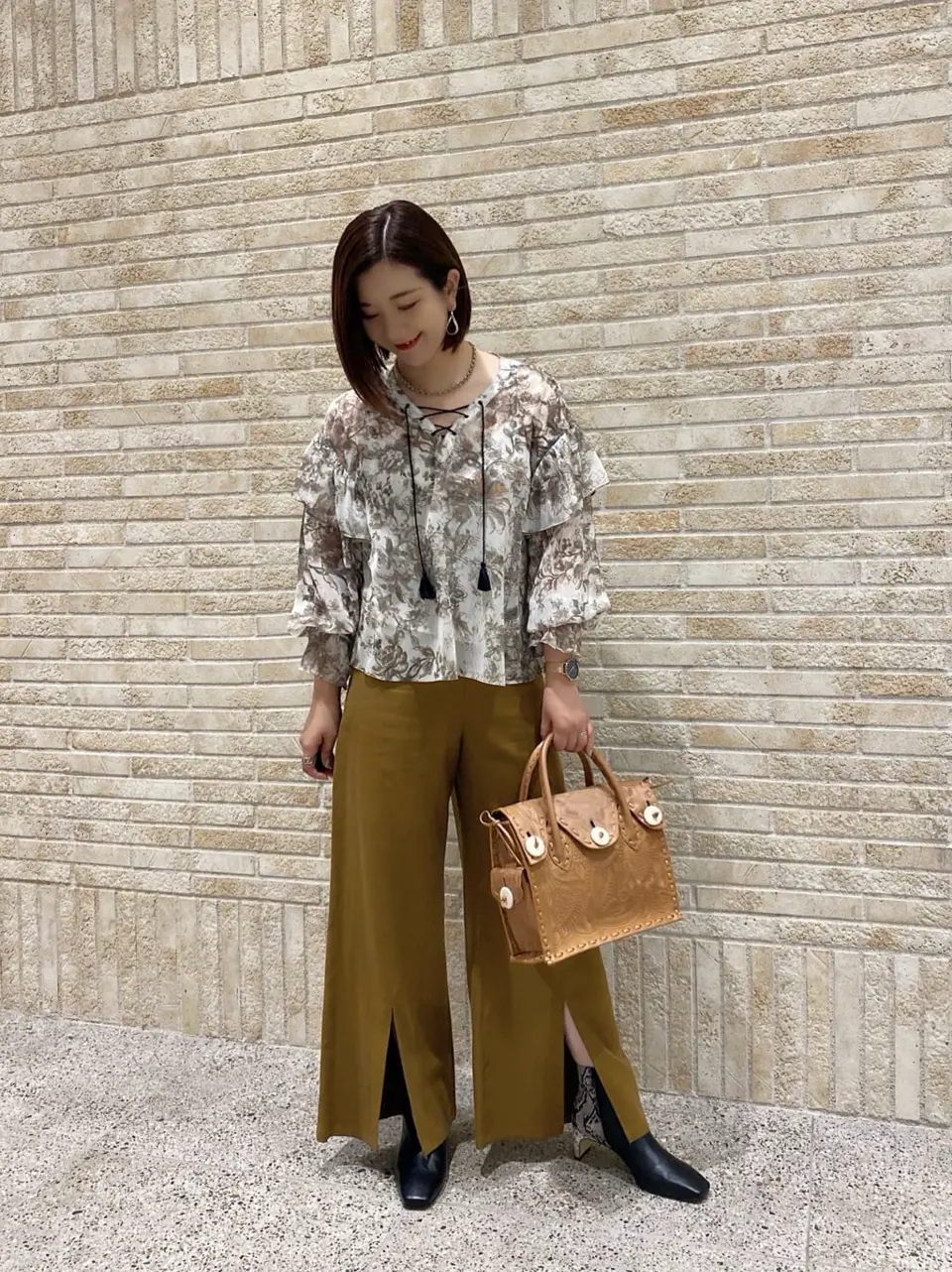 GRACE CONTINENTAL MOMOKO コーディネート画像