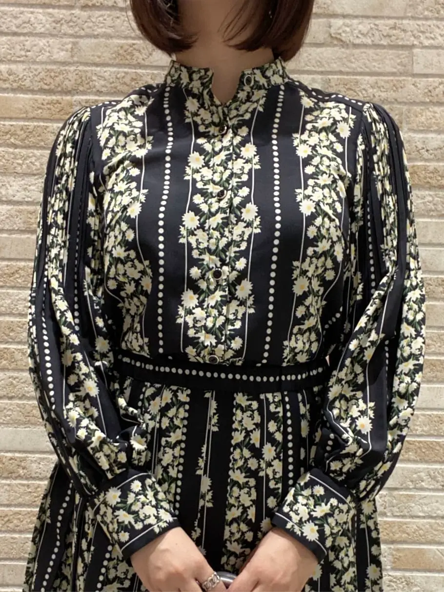 GRACE CONTINENTAL MOMOKO コーディネート画像