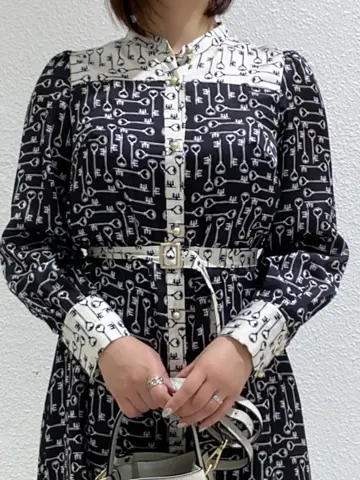 GRACE CONTINENTAL MOMOKO コーディネート画像