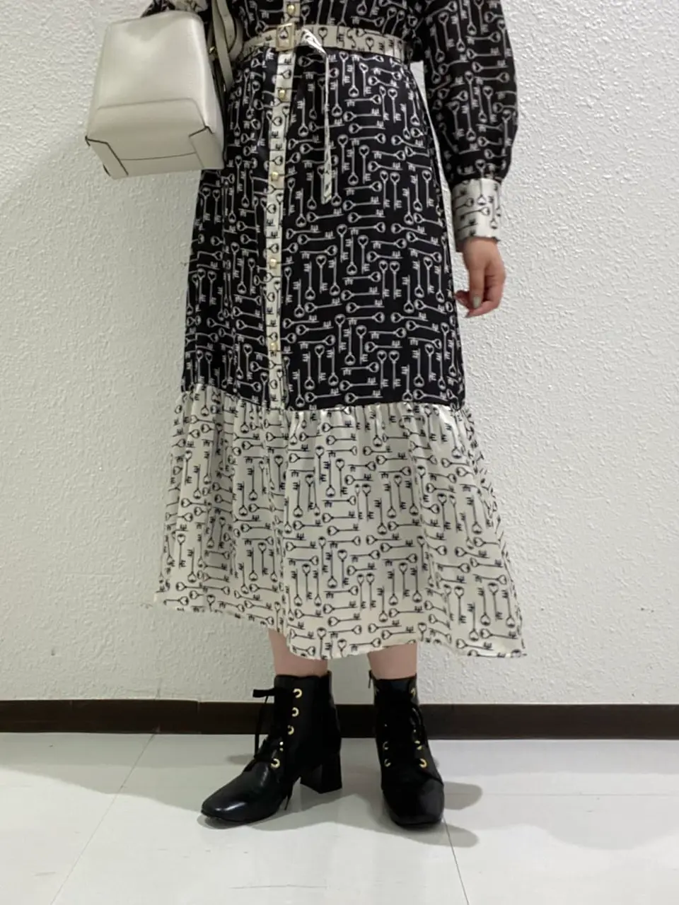 GRACE CONTINENTAL MOMOKO コーディネート画像