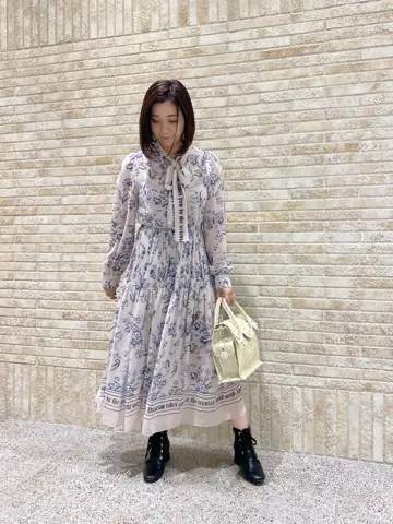 GRACE CONTINENTAL MOMOKO コーディネート画像