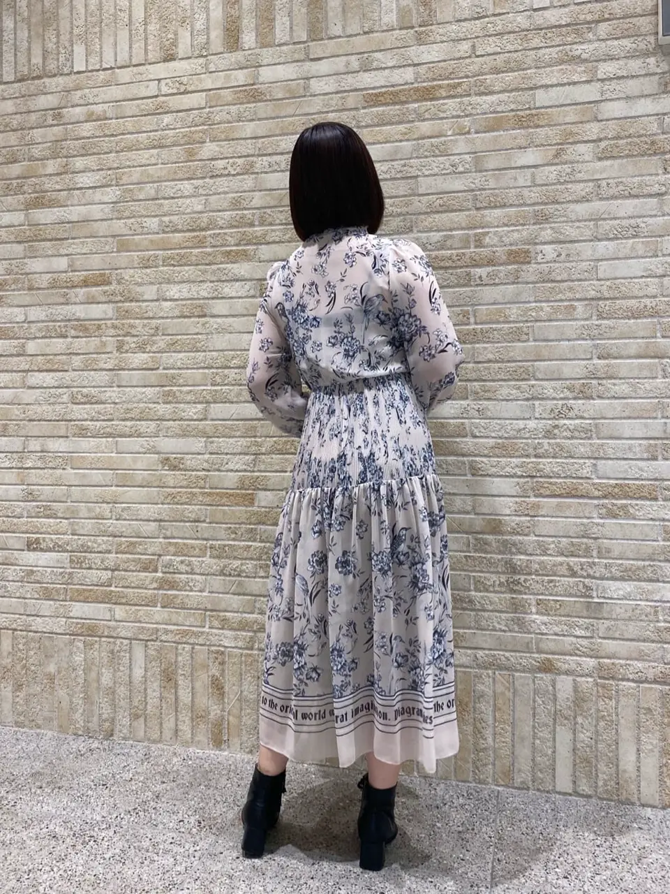 GRACE CONTINENTAL MOMOKO コーディネート画像