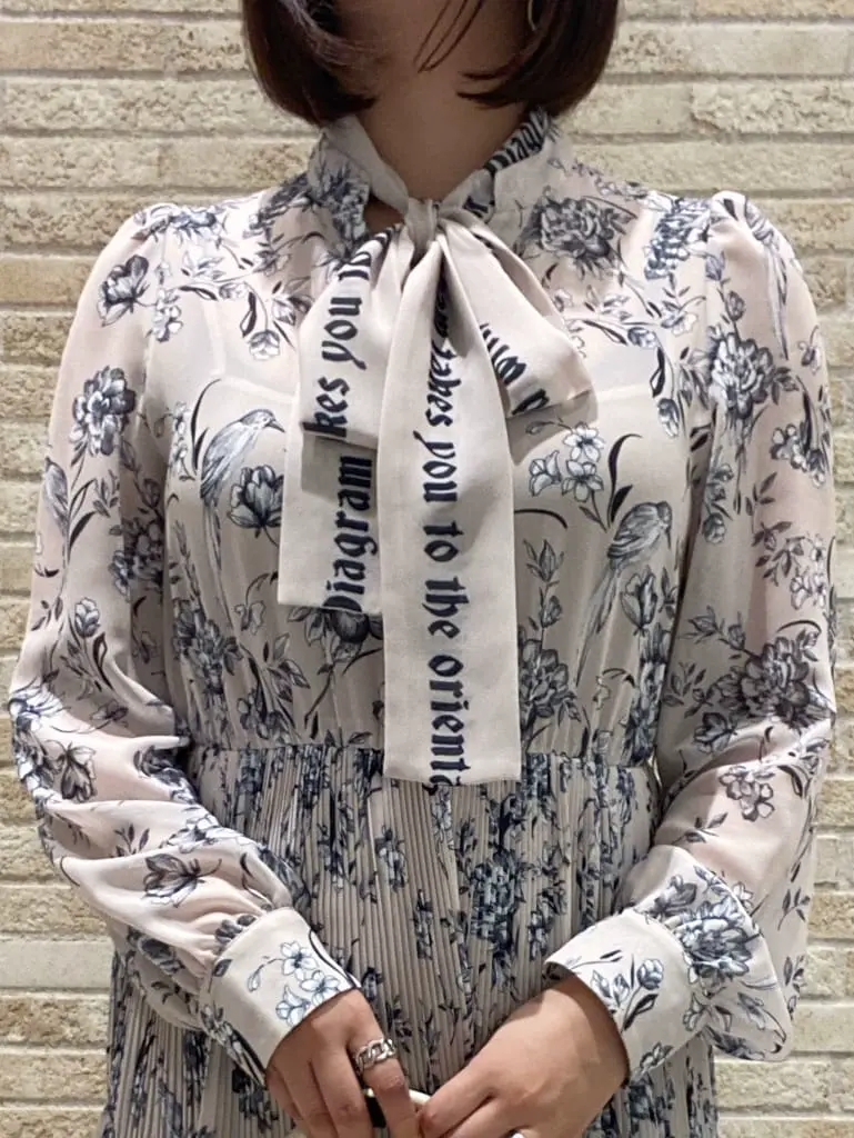 GRACE CONTINENTAL MOMOKO コーディネート画像