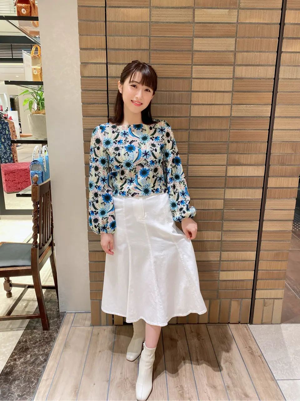 GRANCE CONTINENTAL ショート丈刺繍top ネイビー セール】フラワー刺繍ショートトップ（シャツ/ブラウス）｜GRACE