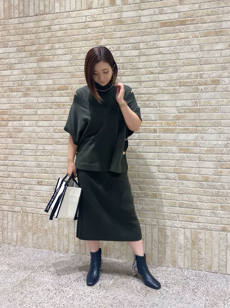 GRACE CONTINENTAL MOMOKO コーディネート画像