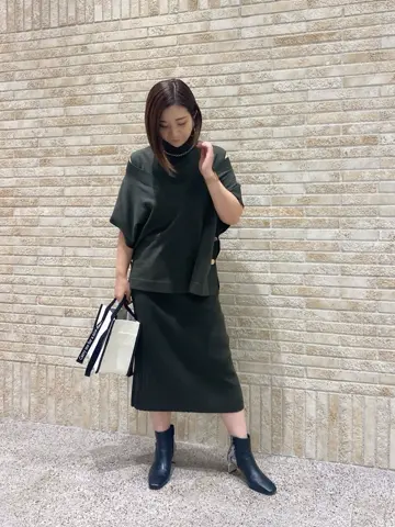 GRACE CONTINENTAL MOMOKO コーディネート画像