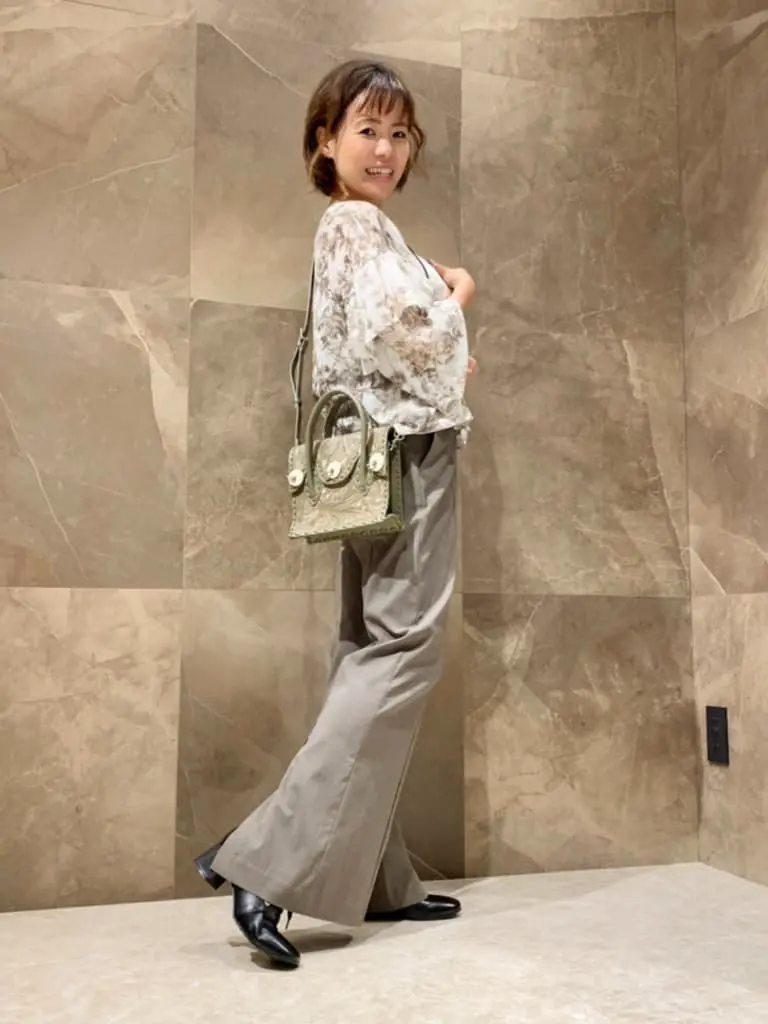 GRACE CONTINENTAL 穐山　香織 コーディネート画像