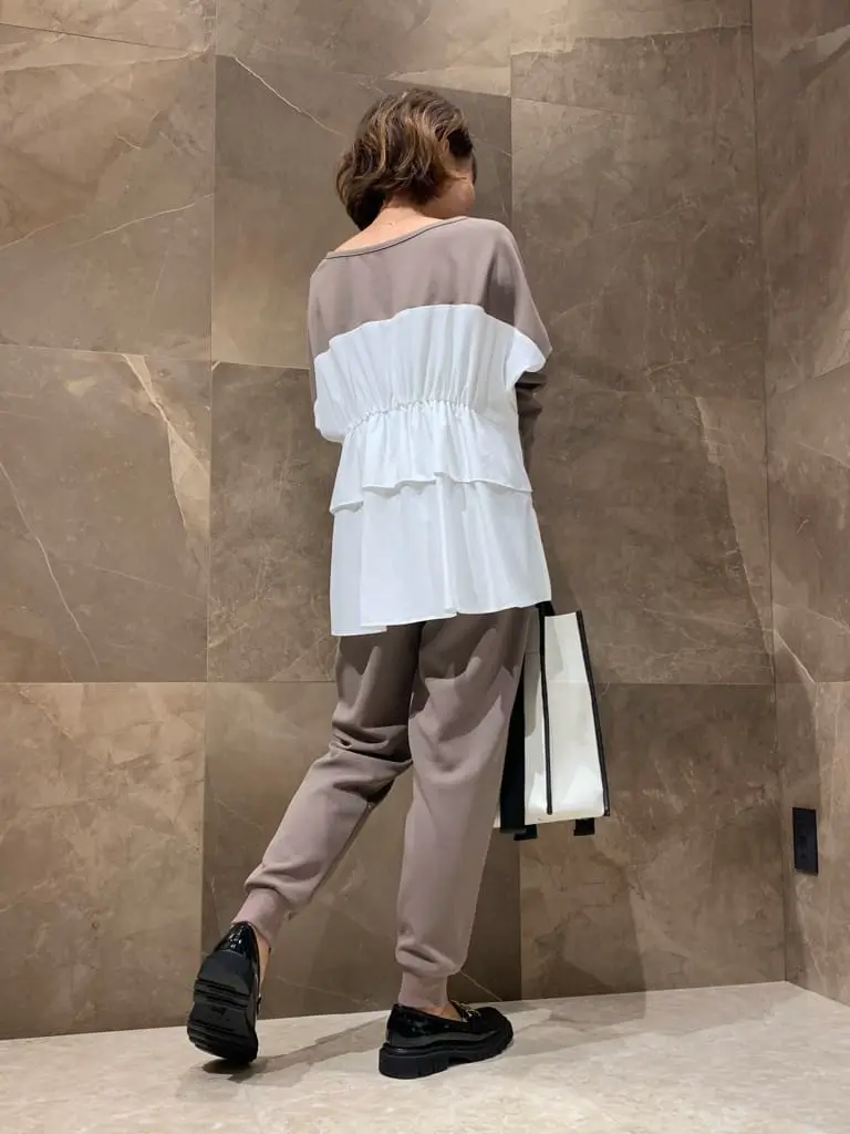 GRACE CONTINENTAL 穐山　香織 コーディネート画像