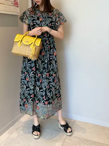 GRACE CONTINENTAL 伊藤　静華 コーディネート画像