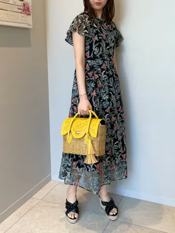 GRACE CONTINENTAL 伊藤　静華 コーディネート画像