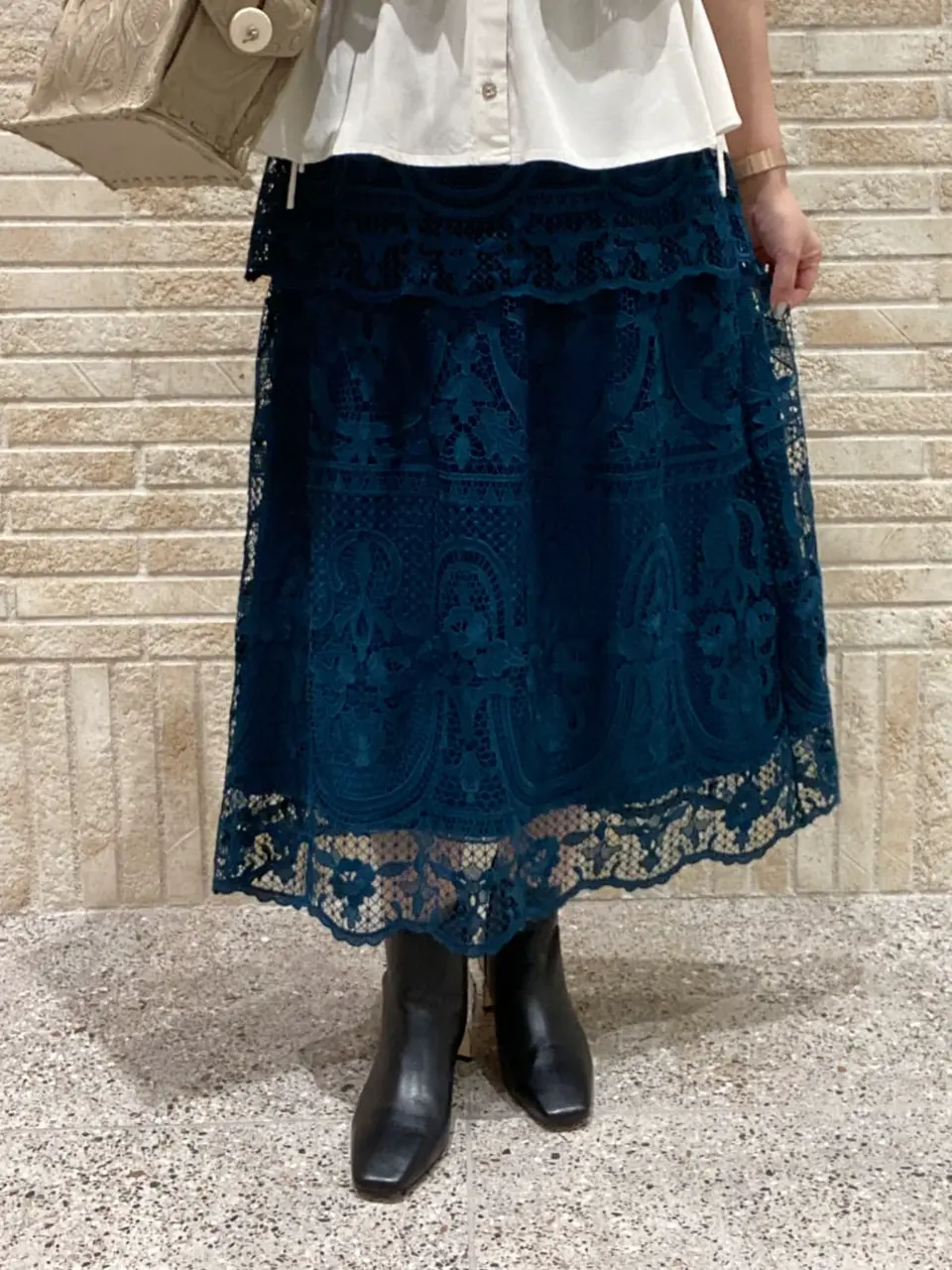 GRACE CONTINENTAL MOMOKO コーディネート画像