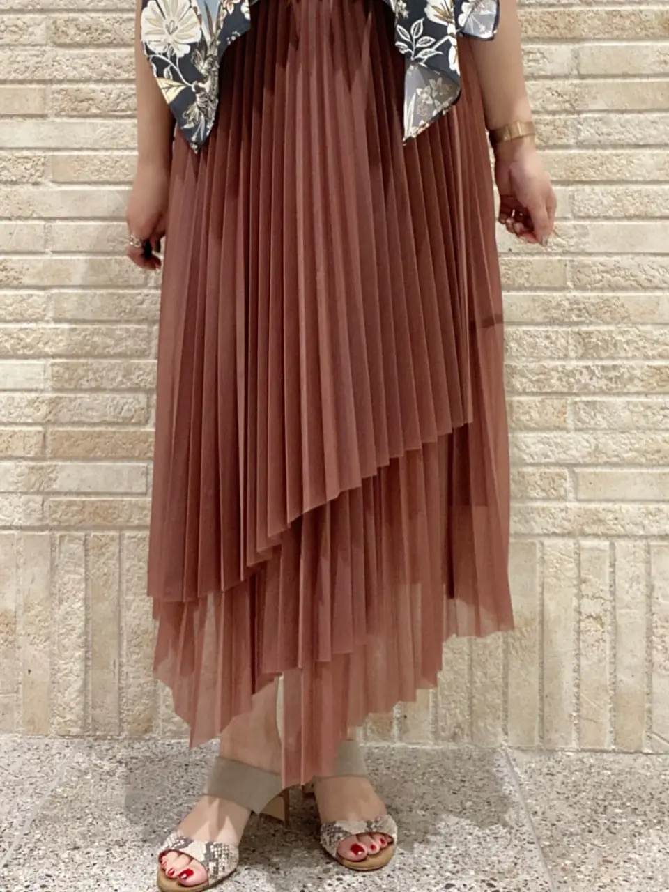 GRACE CONTINENTAL MOMOKO コーディネート画像