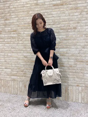 GRACE CONTINENTAL MOMOKO コーディネート画像