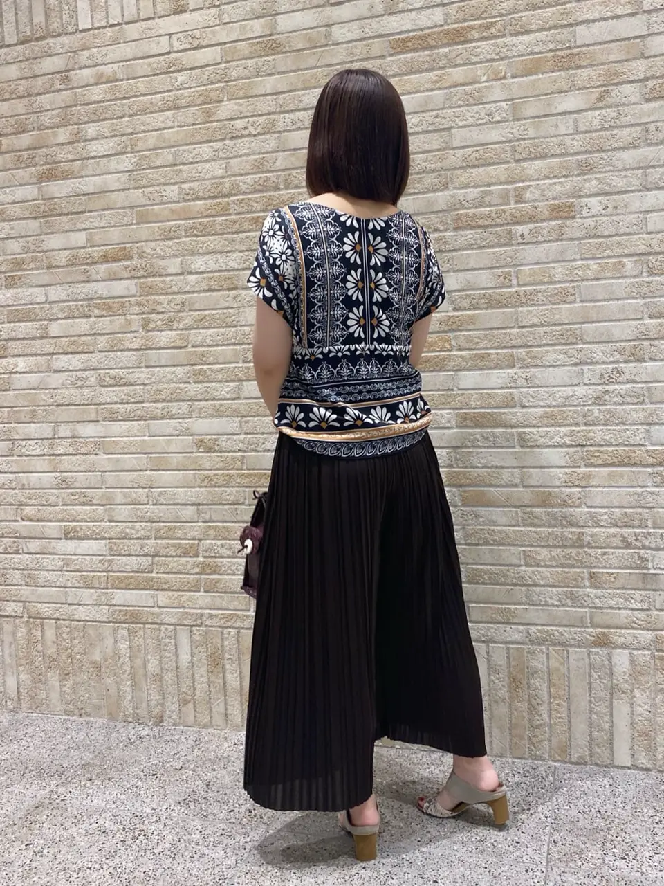 GRACE CONTINENTAL MOMOKO コーディネート画像