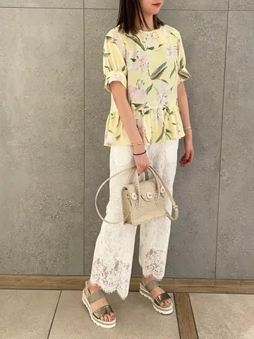 GRACE CONTINENTAL 伊藤　静華 コーディネート画像