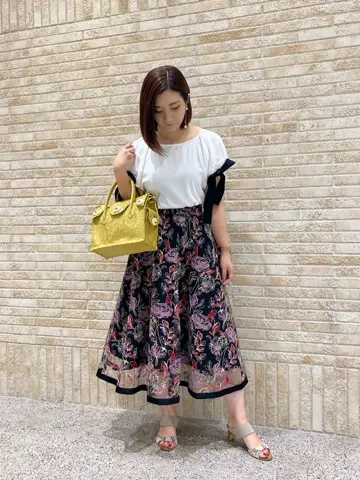 GRACE CONTINENTAL MOMOKO コーディネート画像