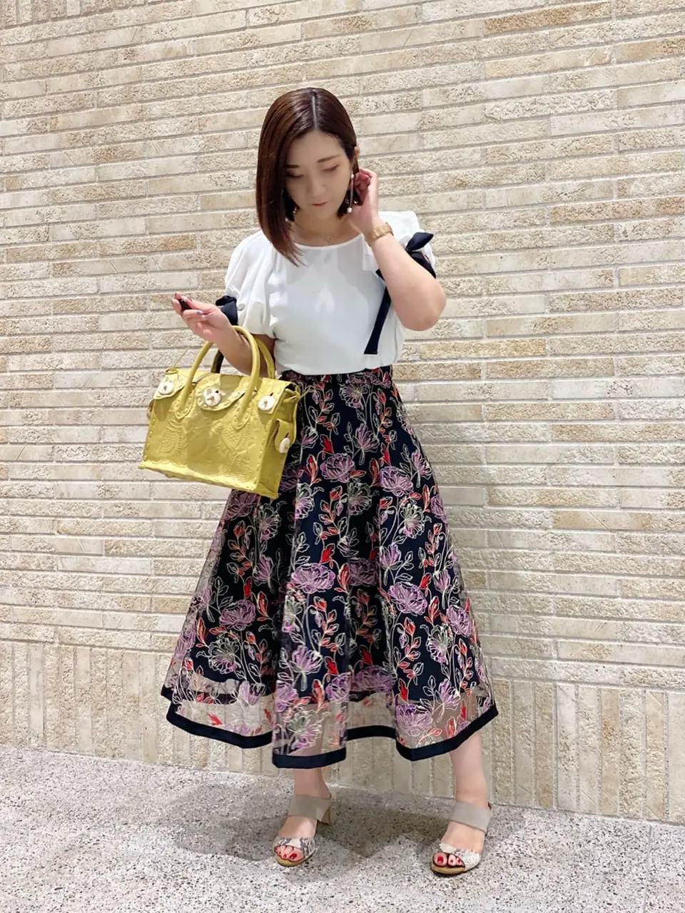 GRACE CONTINENTAL MOMOKO コーディネート画像