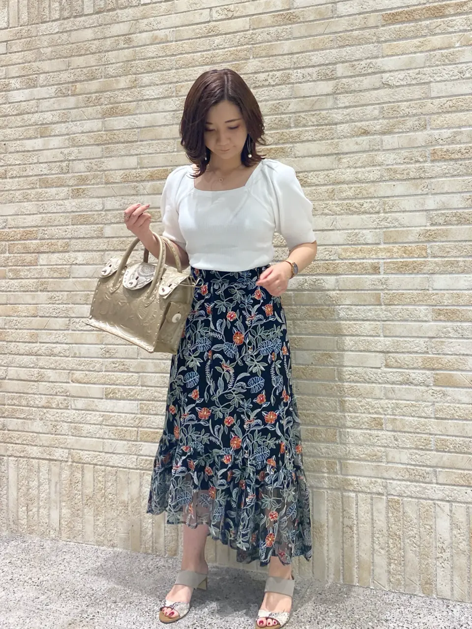 GRACE CONTINENTAL MOMOKO コーディネート画像