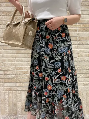 GRACE CONTINENTAL MOMOKO コーディネート画像