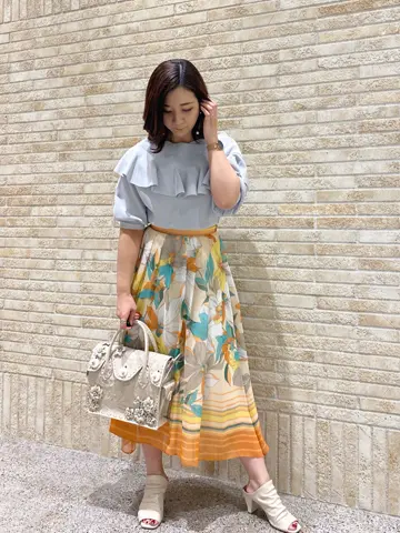 GRACE CONTINENTAL MOMOKO コーディネート画像