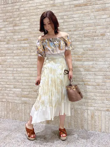 GRACE CONTINENTAL MOMOKO コーディネート画像