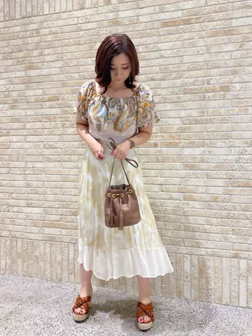 GRACE CONTINENTAL MOMOKO コーディネート画像