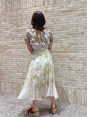 GRACE CONTINENTAL MOMOKO コーディネート画像