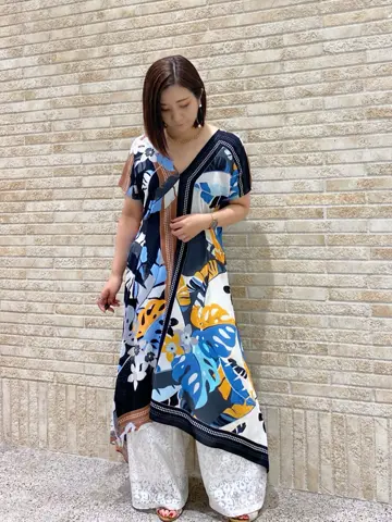 GRACE CONTINENTAL MOMOKO コーディネート画像