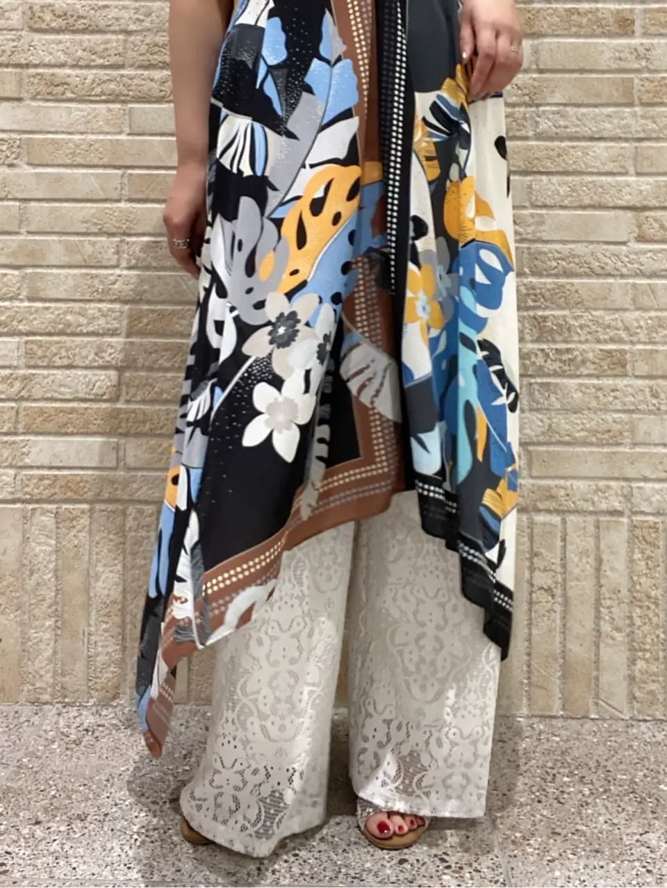 GRACE CONTINENTAL MOMOKO コーディネート画像