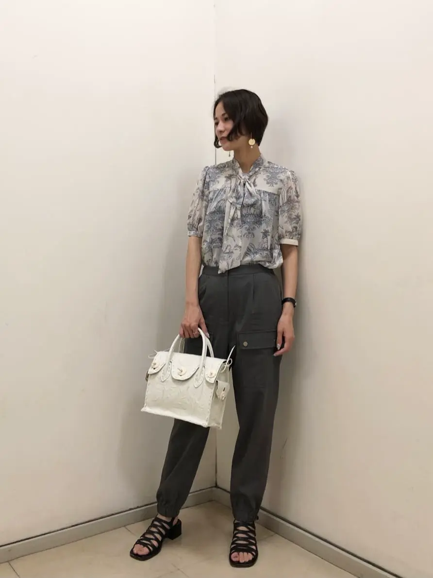 GRACE CONTINENTAL 亀田 未希 コーディネート画像