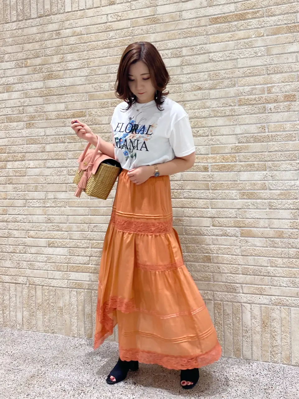 GRACE CONTINENTAL MOMOKO コーディネート画像