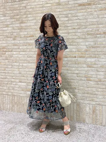 GRACE CONTINENTAL MOMOKO コーディネート画像