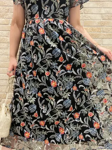 GRACE CONTINENTAL MOMOKO コーディネート画像