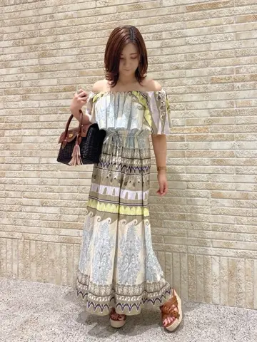 GRACE CONTINENTAL MOMOKO コーディネート画像