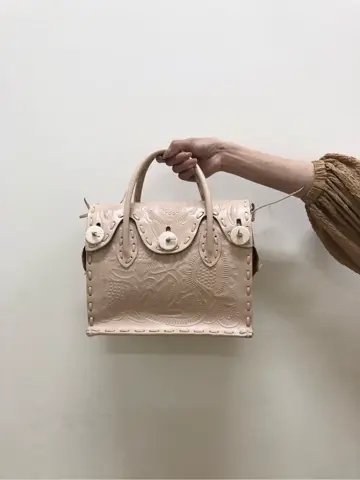 GRACE CONTINENTAL 亀田 未希 コーディネート画像