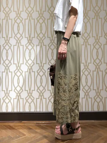 GRACE CONTINENTAL 亀田 未希 コーディネート画像