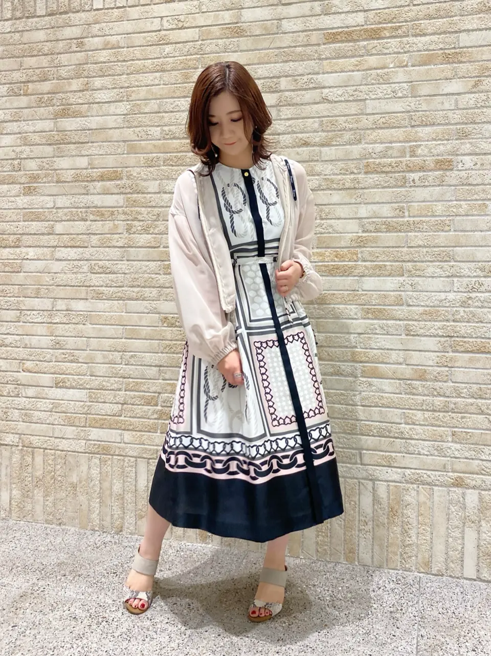 GRACE CONTINENTAL MOMOKO コーディネート画像